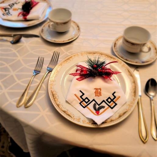 Holiday napkin letter B place setting monogram embroidery digitizing design