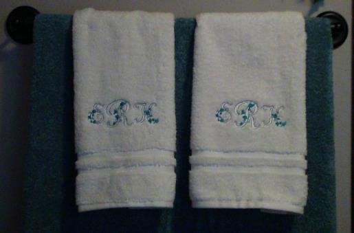 Twin towels with ERN monogram embroidery digitizing sample